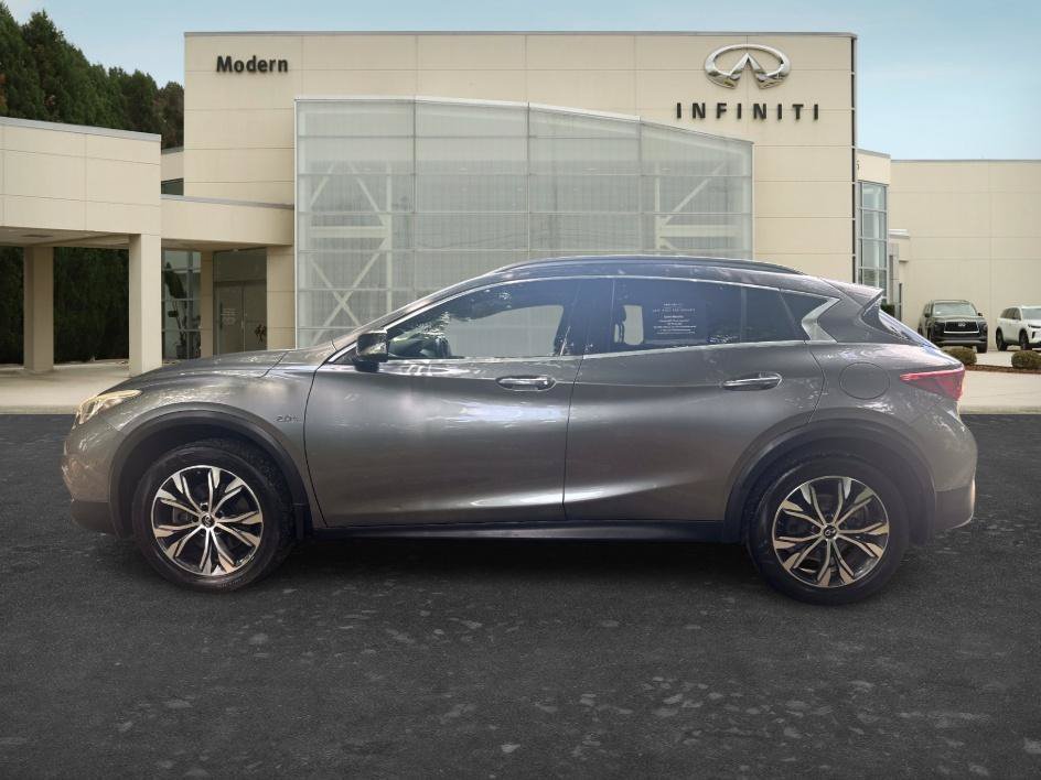 Used 2017 Graphite Shadow INFINITI Premium image 7