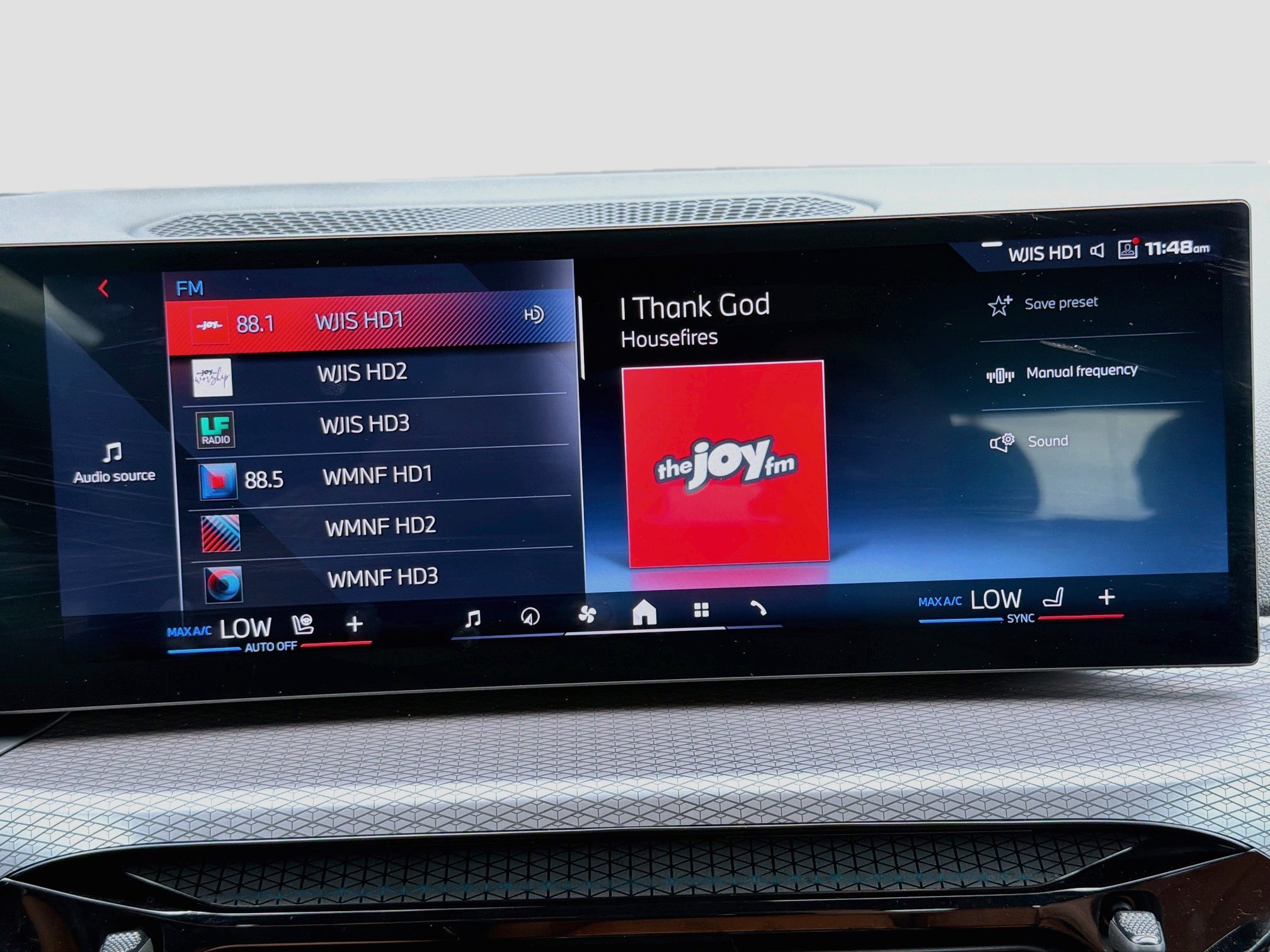Used 2025 Vegas Red Metallic BMW M440i xDrive image 32