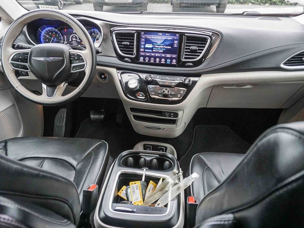 Used 2018 White Chrysler Limited image 14