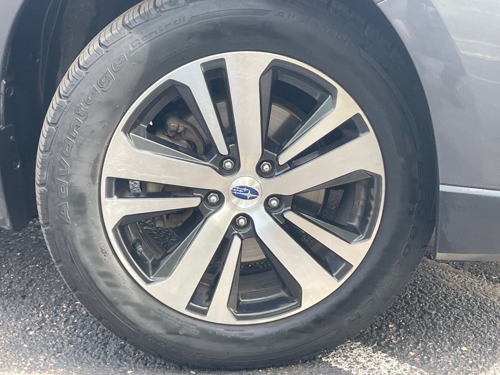 Used 2019 Magnetite Gray Metallic Subaru Limited image 8