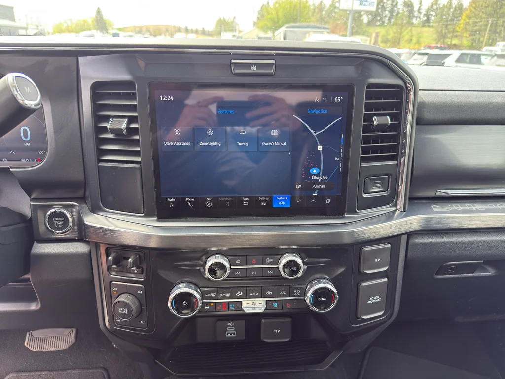Used 2025 Antimatter Blue Metallic Ford LARIAT image 21