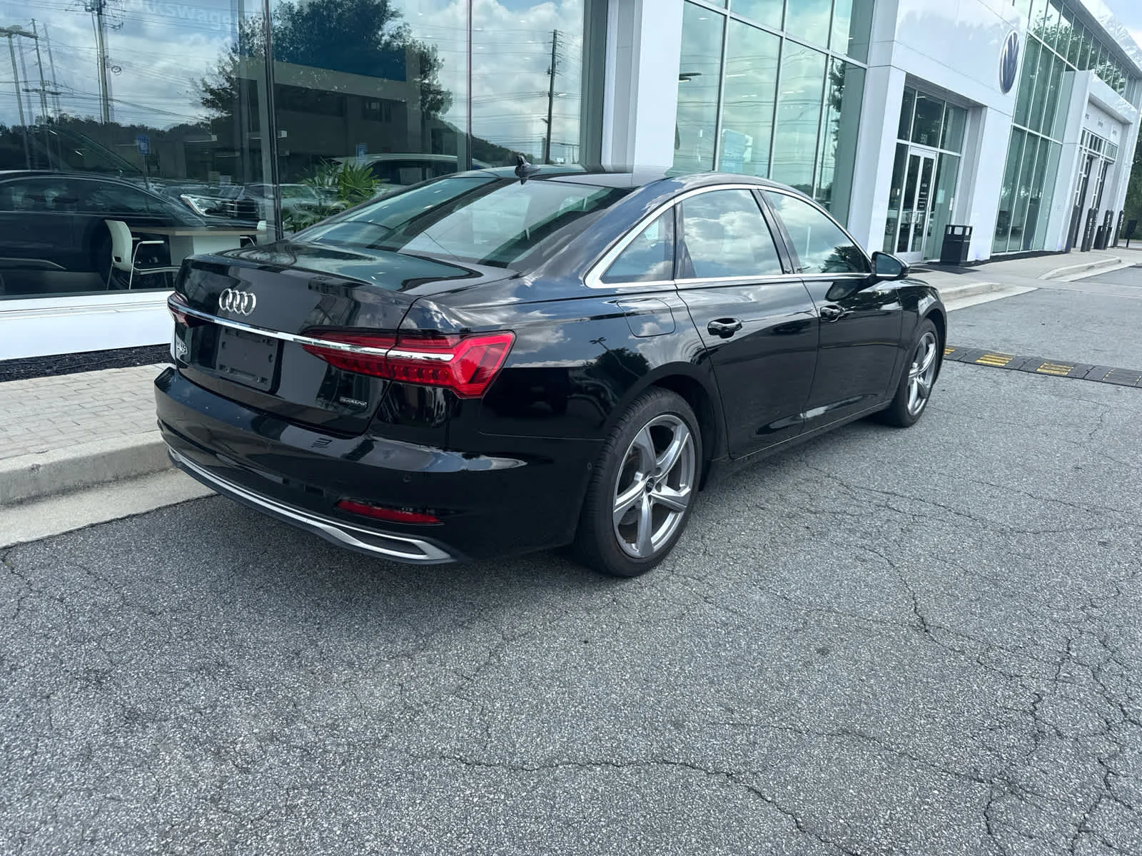 Used 2024 Brilliant Black Audi Premium Plus image 13
