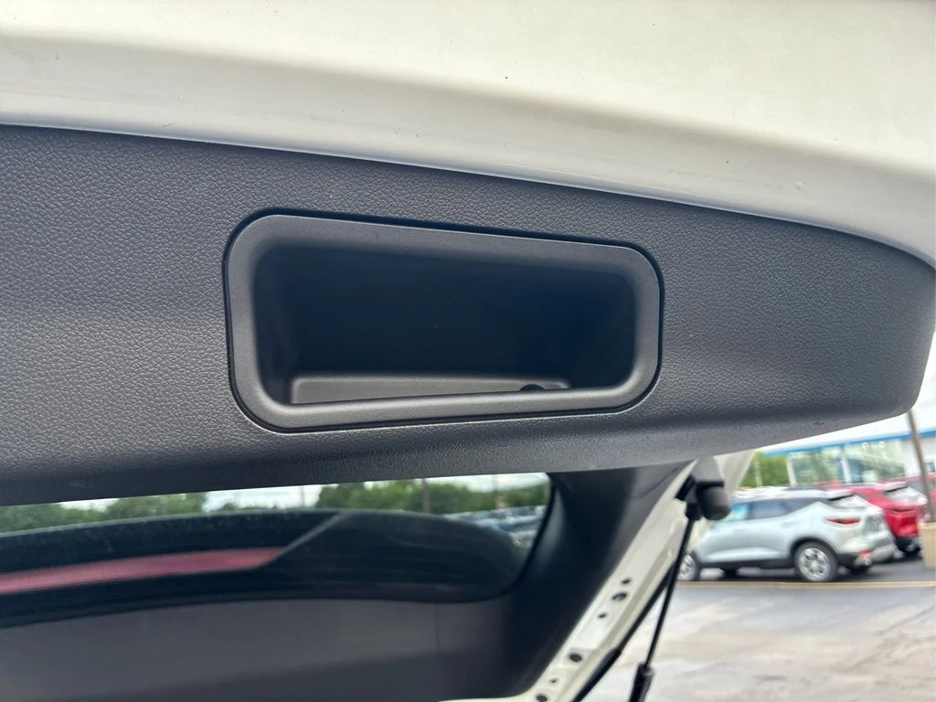 Used 2022 Summit White Chevrolet ACTIV image 23