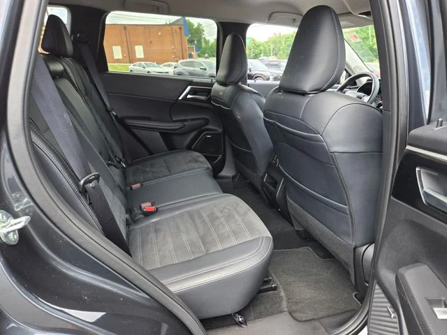 Used 2025 Gray Mitsubishi SE image 21