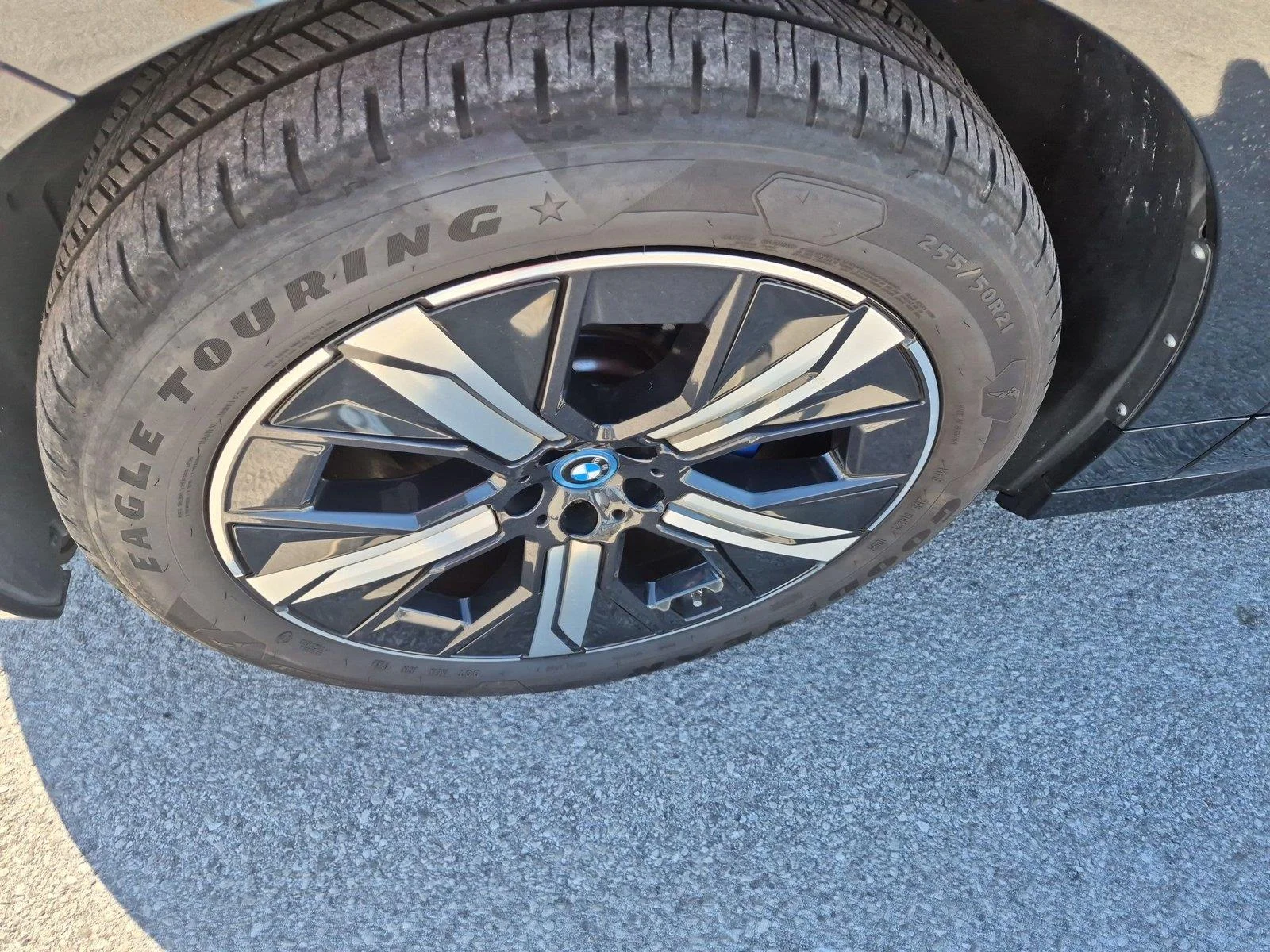 Used 2024 Black Sapphire Metallic BMW xDrive50 image 10