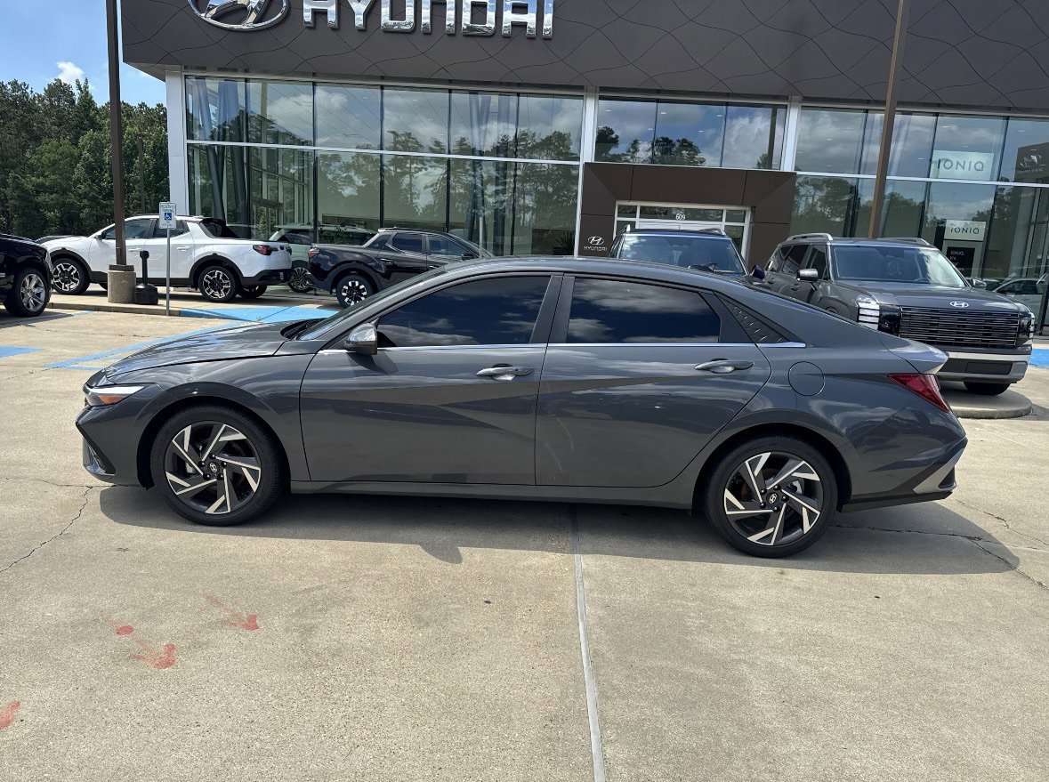 Used 2025 Ecotronic Gray Hyundai SEL Convenience image 8