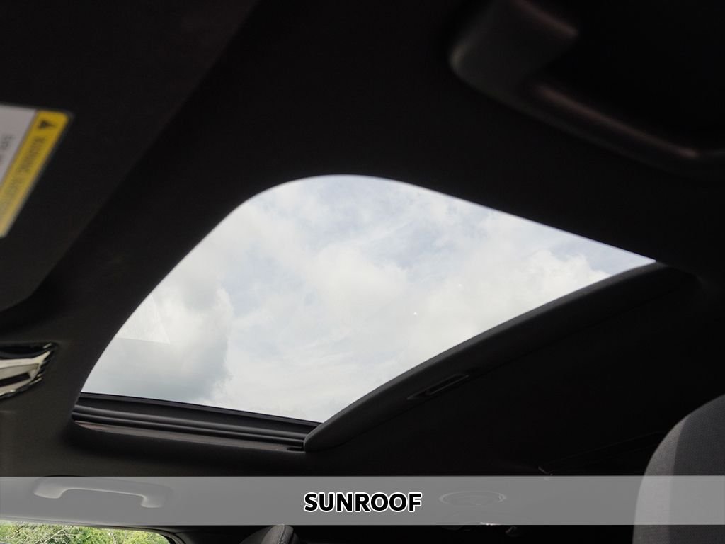 Used 2027 Black Kia S image 4