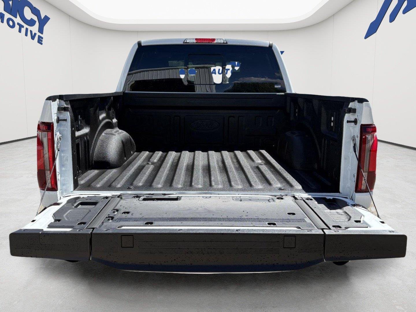 New 2026 Oxford White Ford Lariat® image 4