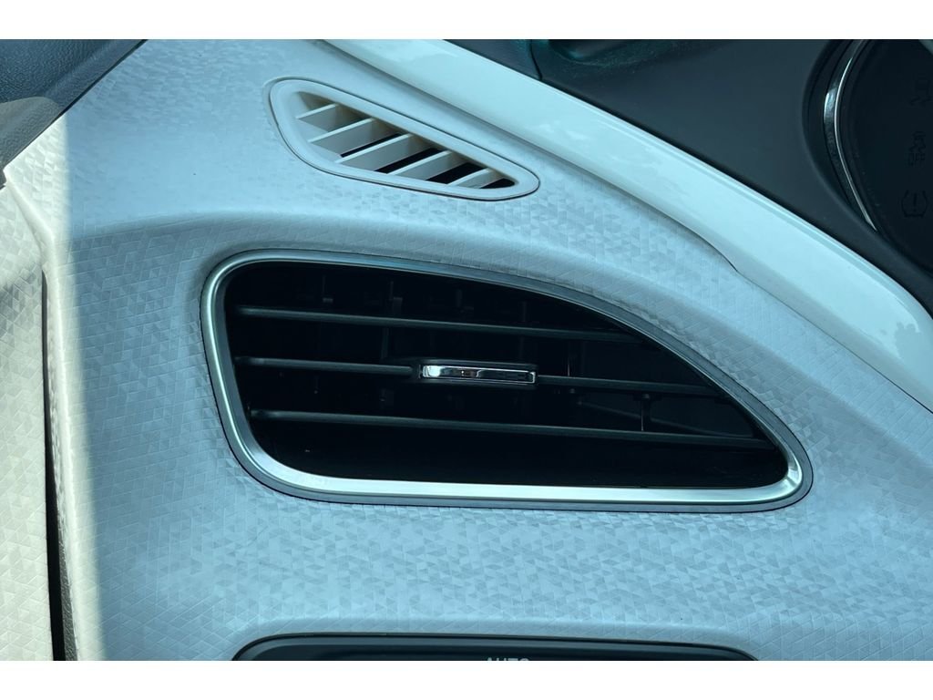 Used 2017 Silver Ice Metallic Chevrolet Premier image 28
