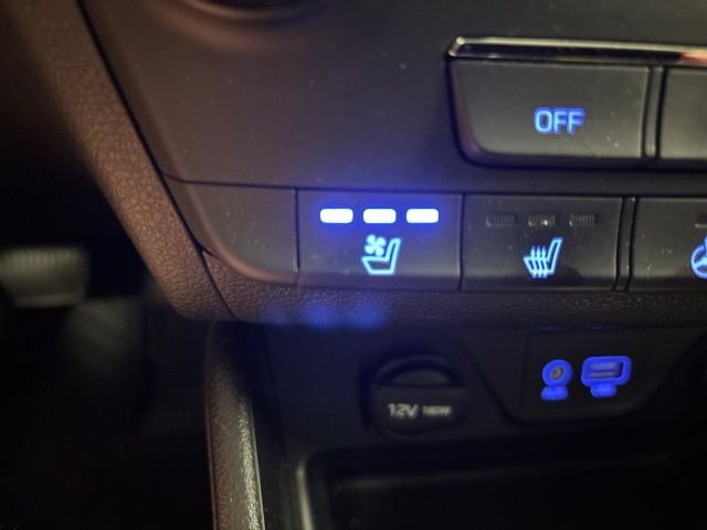 Used 2018 Blue Hyundai Limited image 25