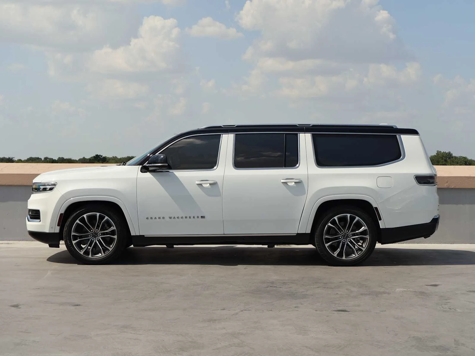 Used 2023 Bright White Clearcoat Jeep Series III image 5