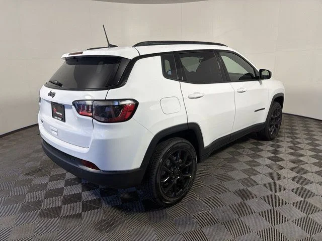 New 2026 White Jeep Latitude image 12