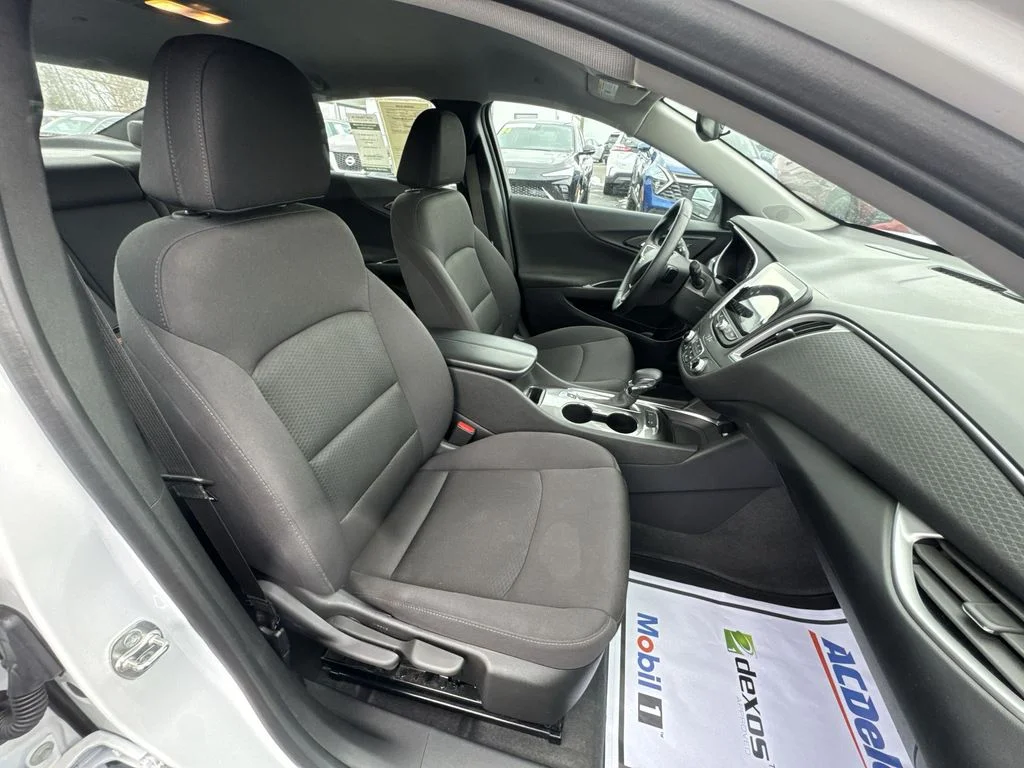 Used 2024 White Chevrolet LT image 24