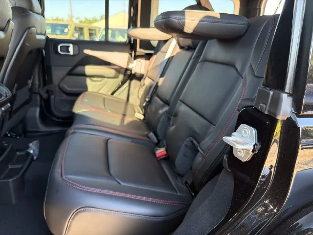 New 2027 Black Clear-Coat Paint Jeep Rubicon X image 12