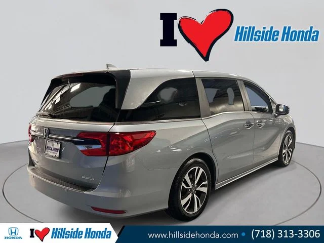 Certified Used 2024 Lunar Silver Metallic Honda TOURING image 5
