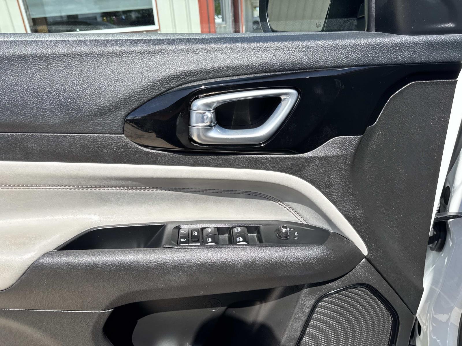 Used 2025 Bright White Clearcoat Jeep Limited image 19