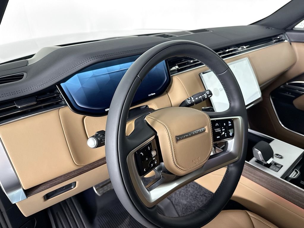 New 2026 Santorini Black Land Rover SE image 4