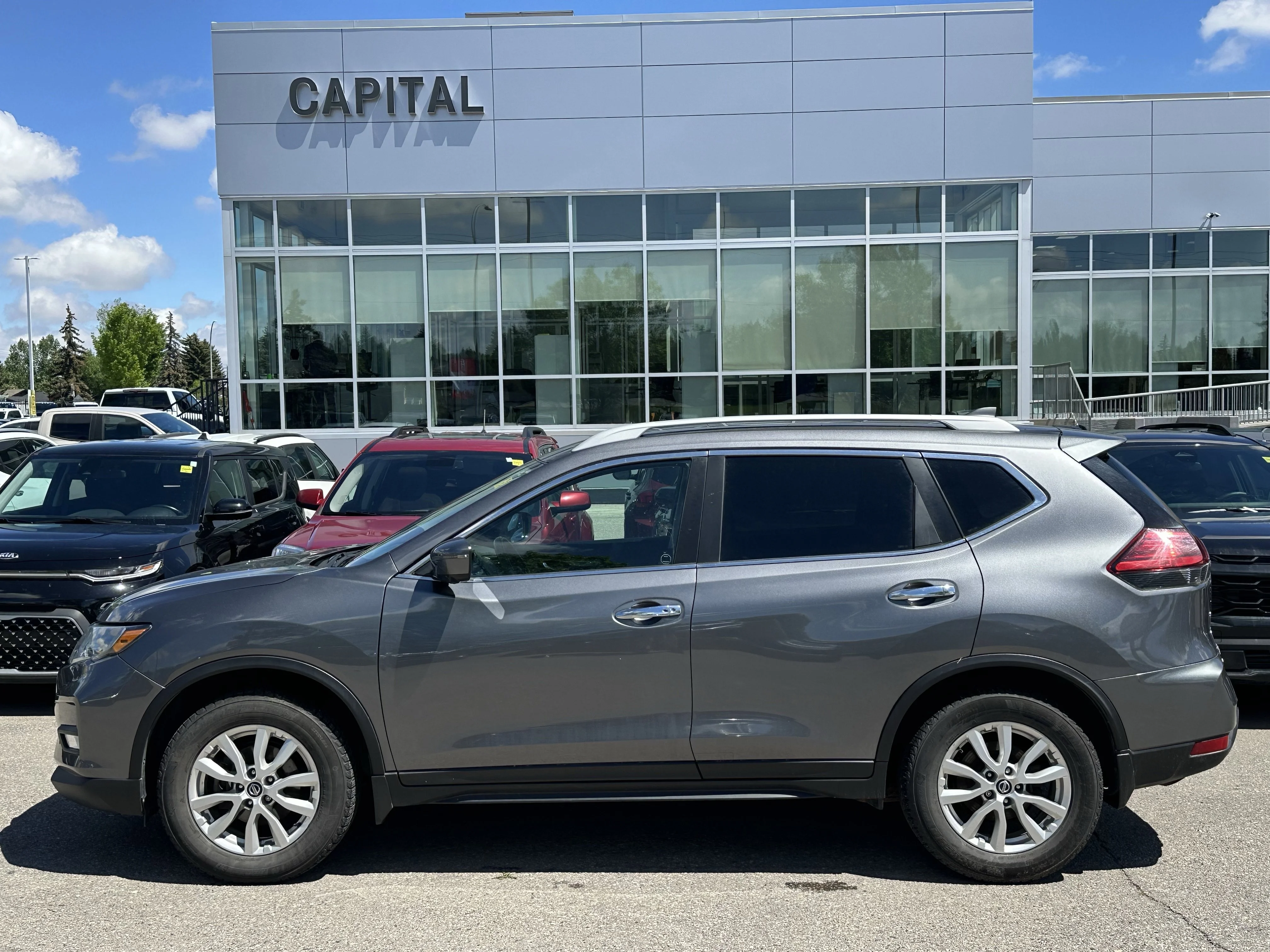 Used 2017 Gray Nissan S image 3