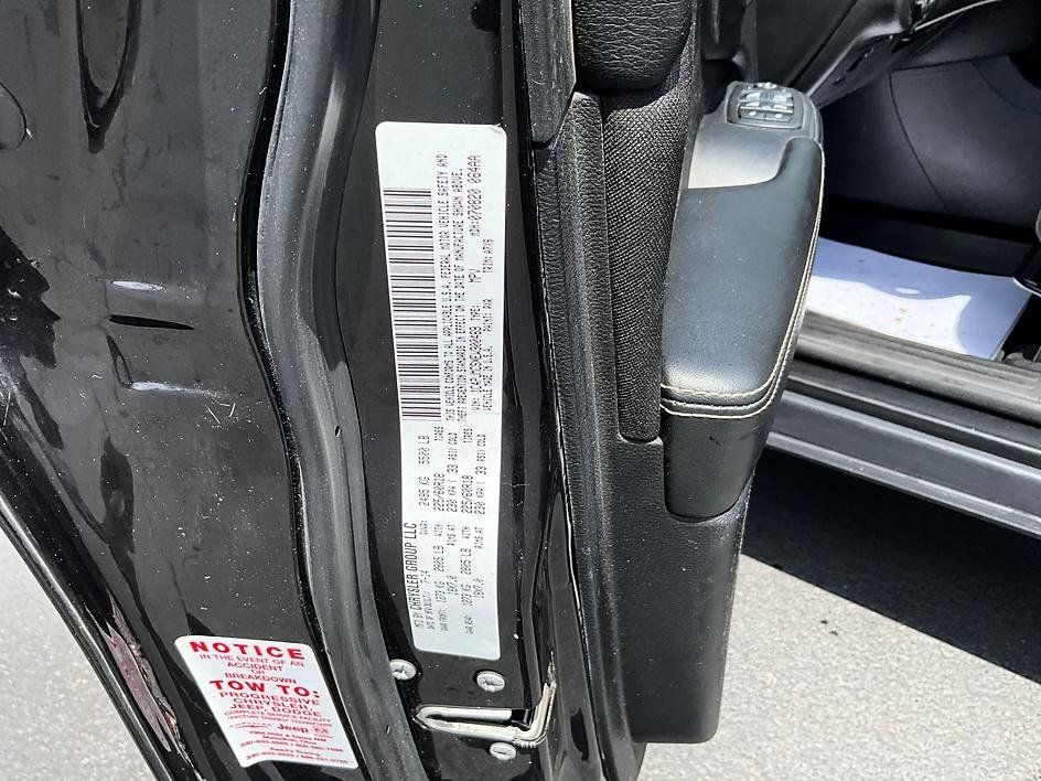Used 2014 Black Jeep Latitude image 35