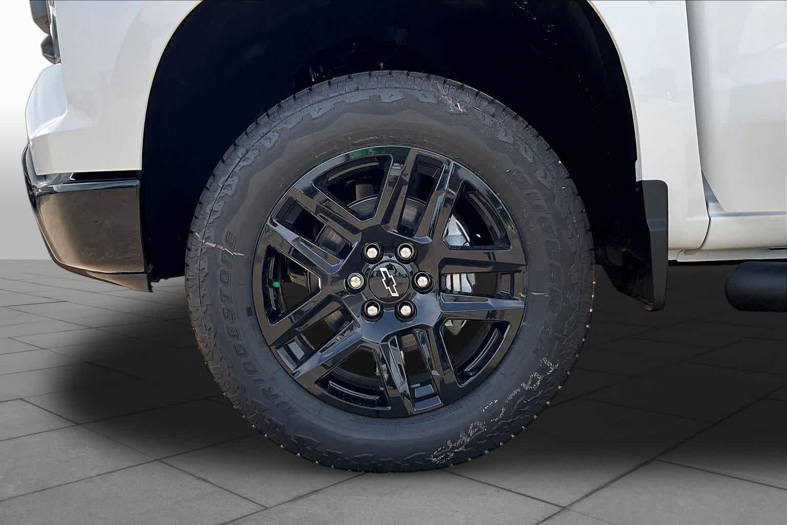 New 2026 Summit White Chevrolet Custom Trail Boss image 12