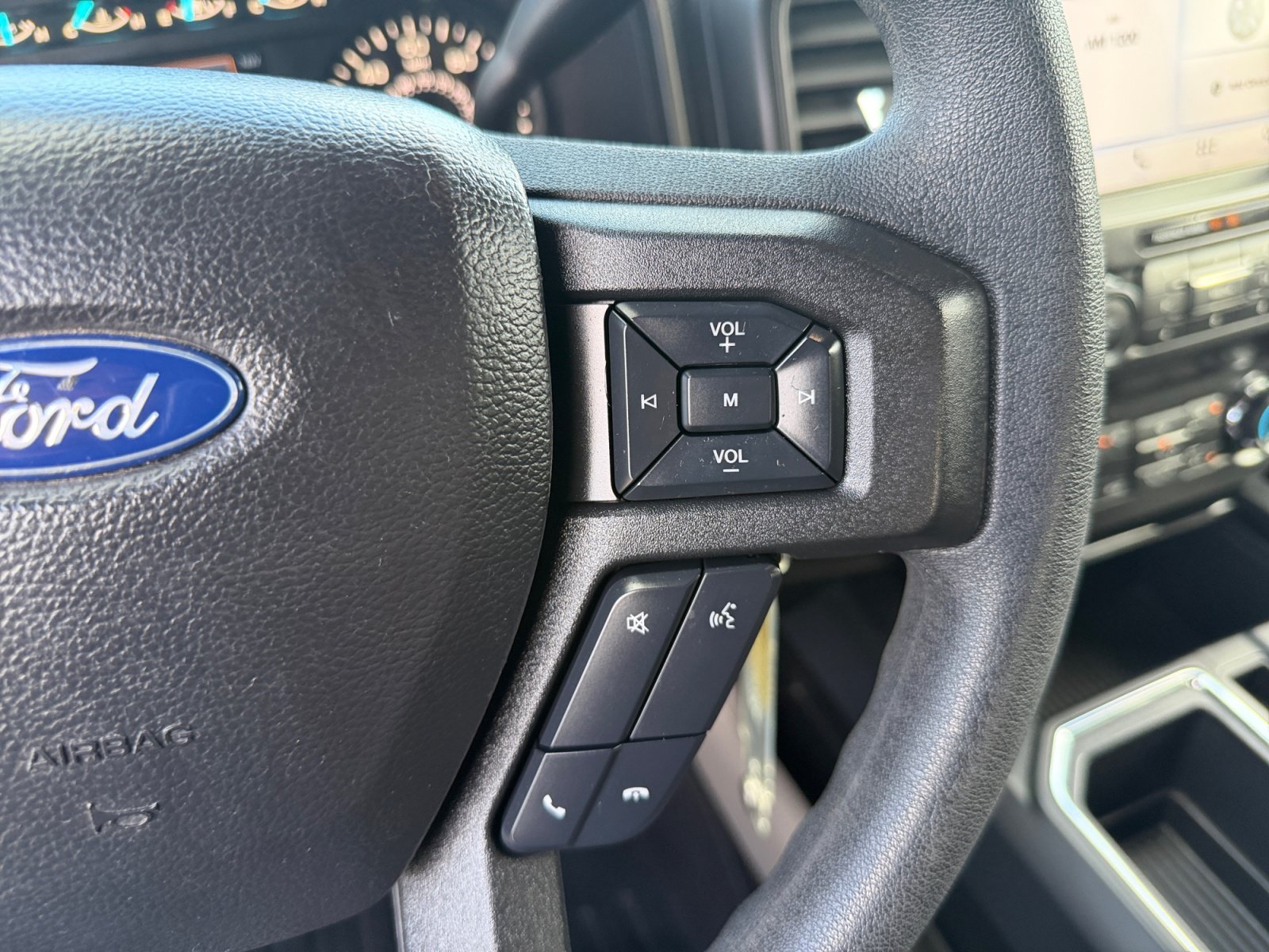 Used 2019 Oxford White Ford XL image 25