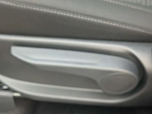 New 2026 Glacial White Pearl Kia LX image 20
