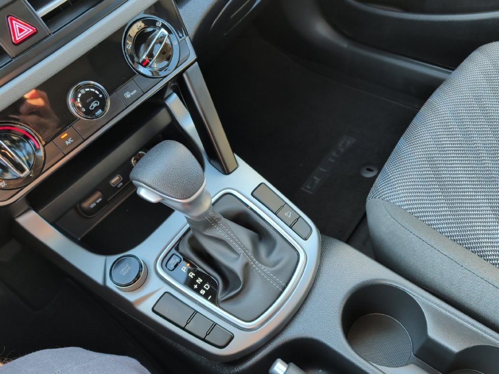 Certified Used 2026 White Kia LX image 24