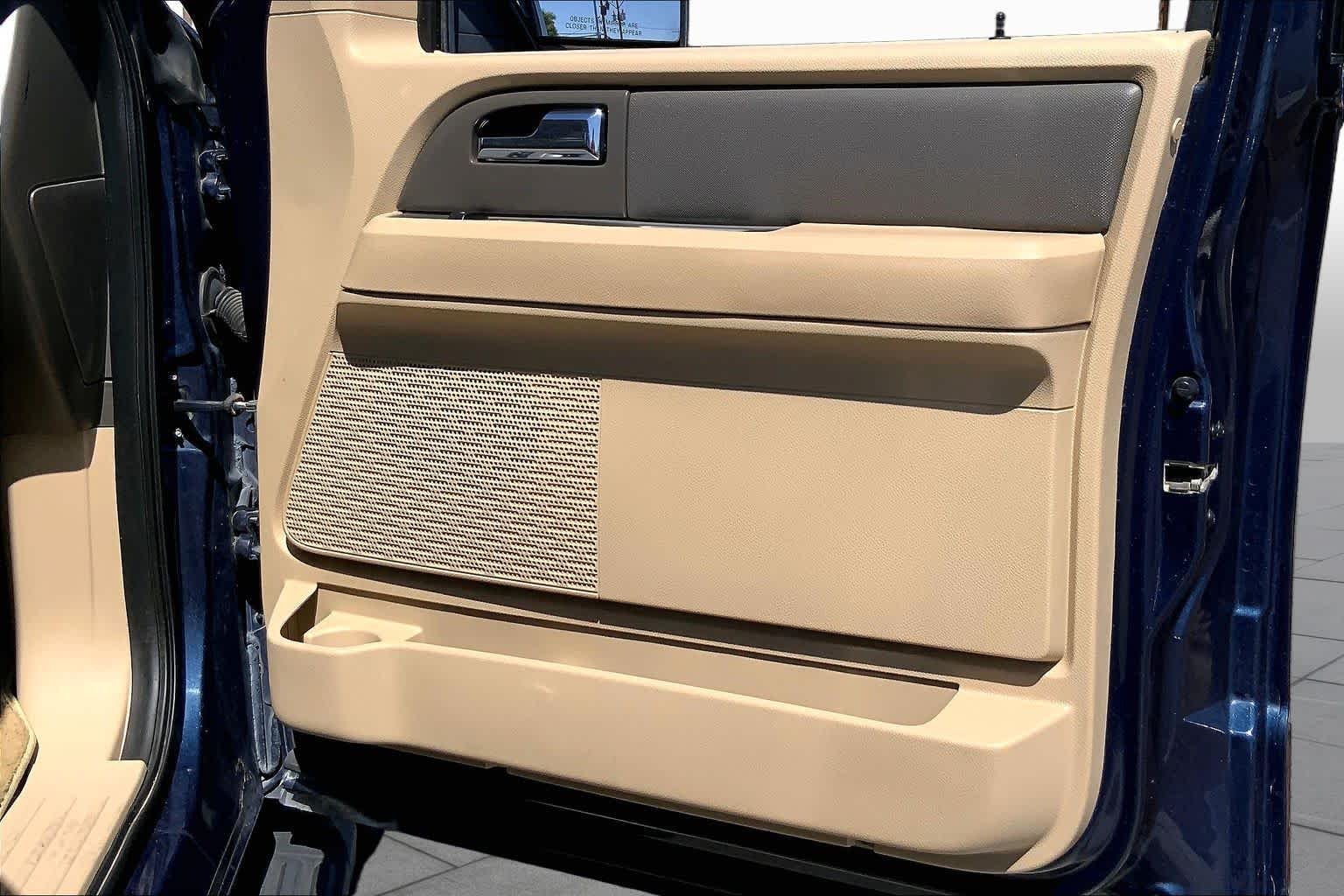 Used 2014 Blue Jeans Metallic Ford XLT image 19