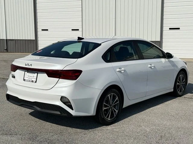 Used 2024 White Kia LXS image 7
