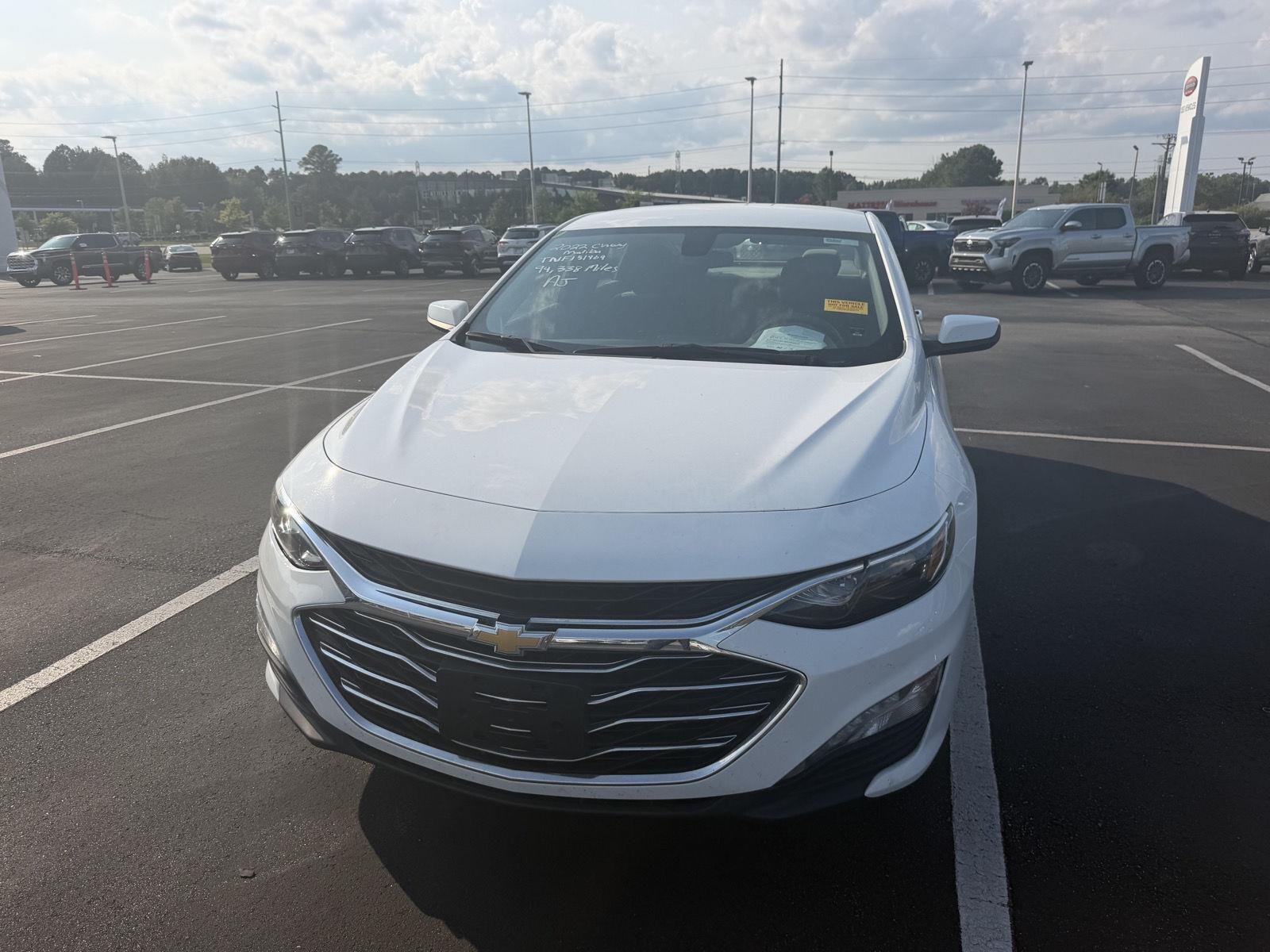 Used 2022 Summit White Chevrolet LT image 2