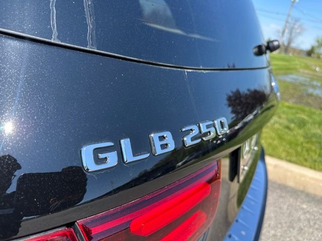 New 2026 Night Black Mercedes-Benz GLB 250 image 11
