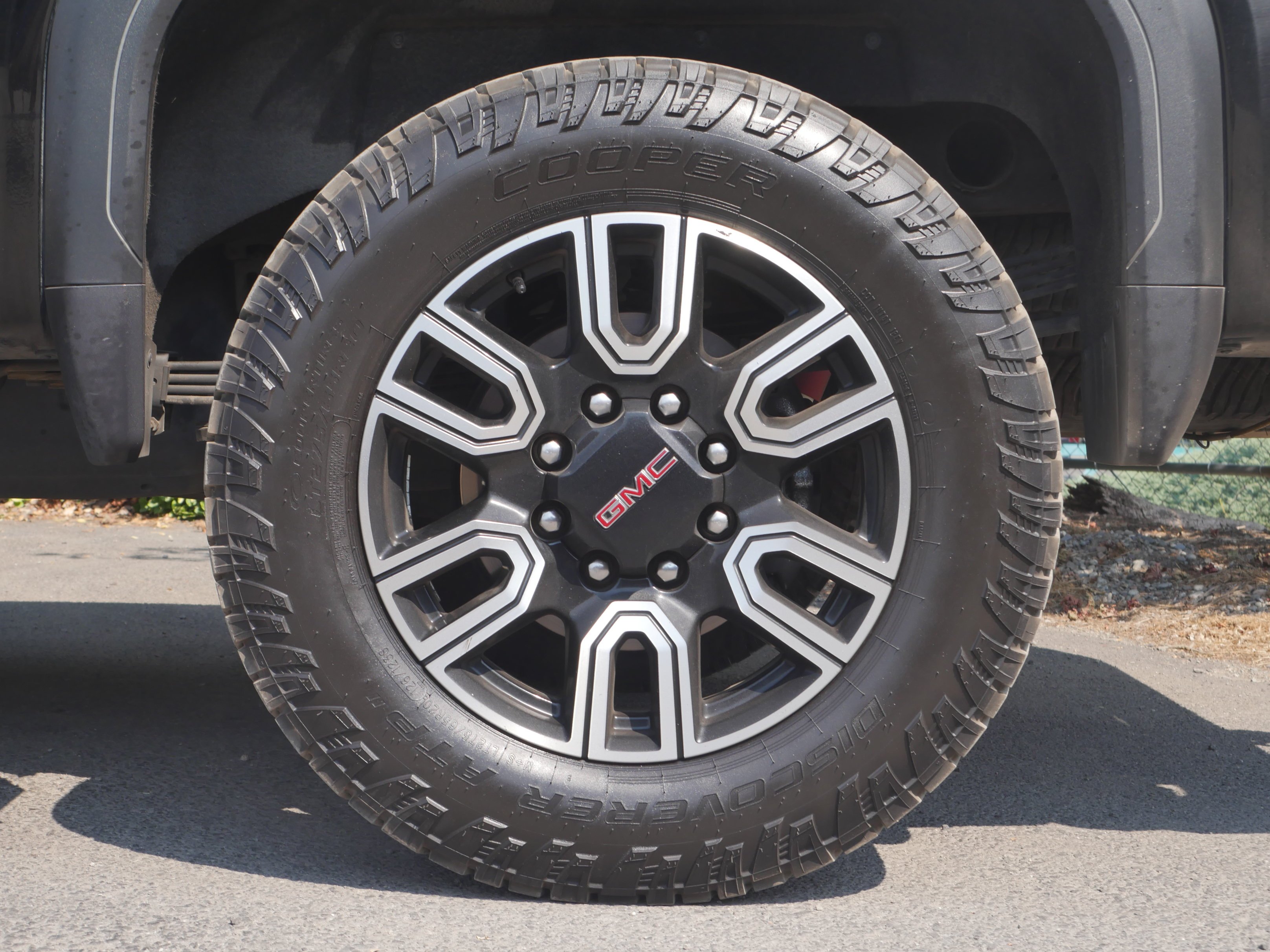 Used 2022 Onyx Black GMC AT4 image 15