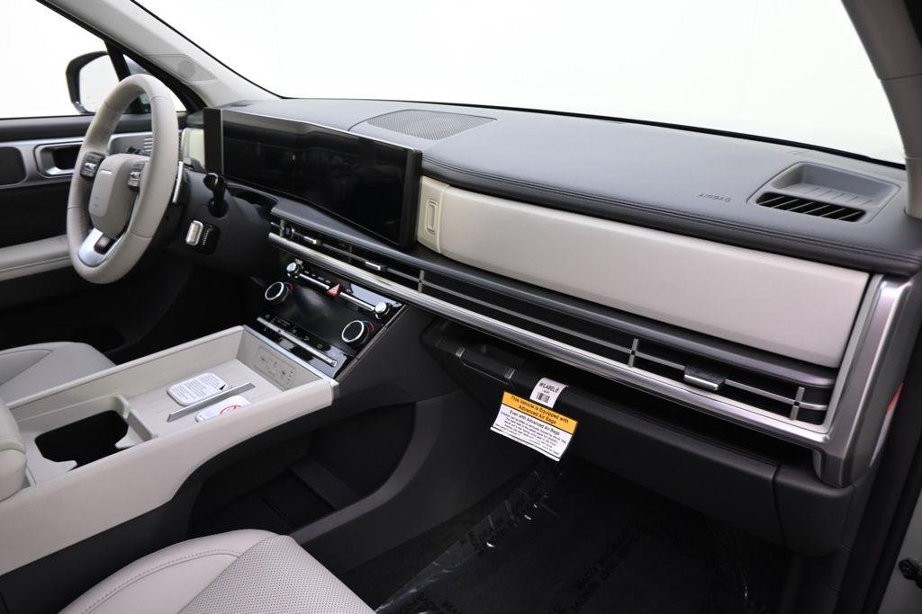 New 2026 Shimmering Silver Hyundai SEL image 15