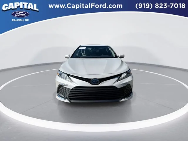 Used 2023 Beige Toyota XLE image 3