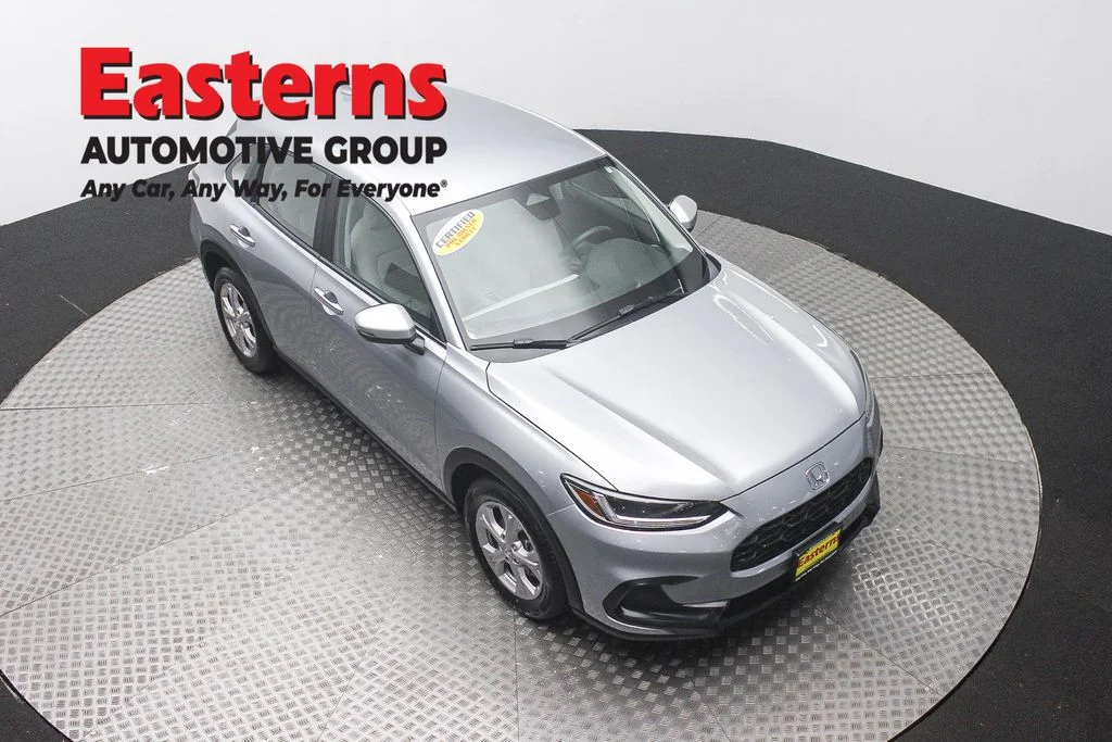 Used 2025 Silver Honda LX image 3