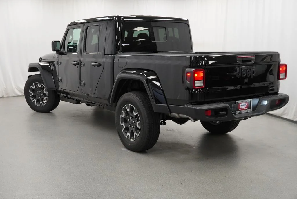 New 2026 Black Clear-Coat Exterior Paint Jeep Sahara image 13