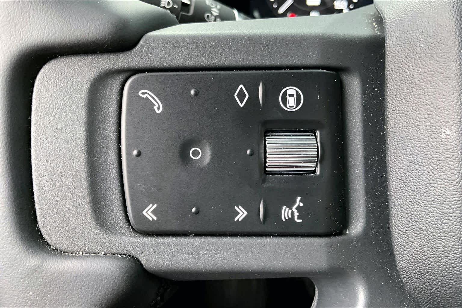 Used 2026 Fuji White Land Rover S image 22