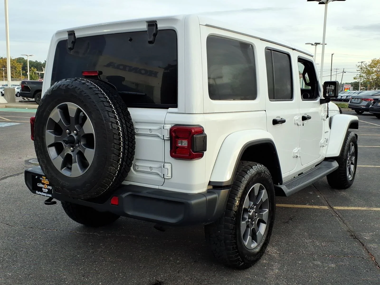 Used 2020 Bright White Clearcoat Jeep Sahara image 12