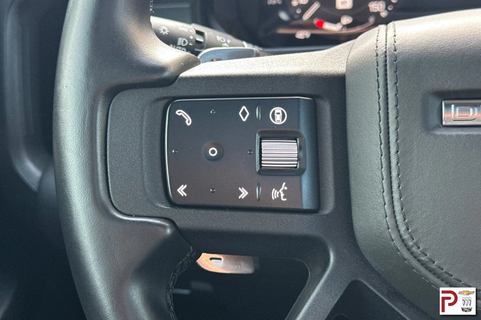 Used 2025 Gray Land Rover V8 image 29