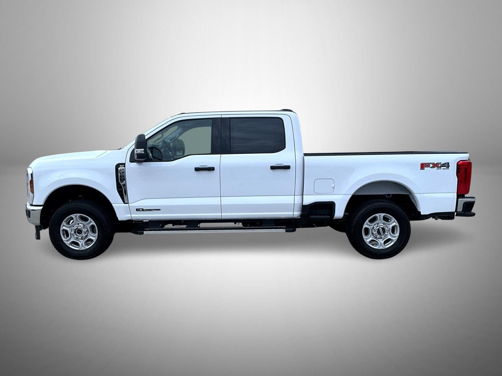 New 2026 Oxford White Ford XLT image 8