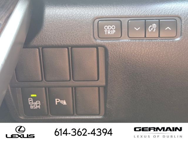 Used 2014  Lexus 250 image 21