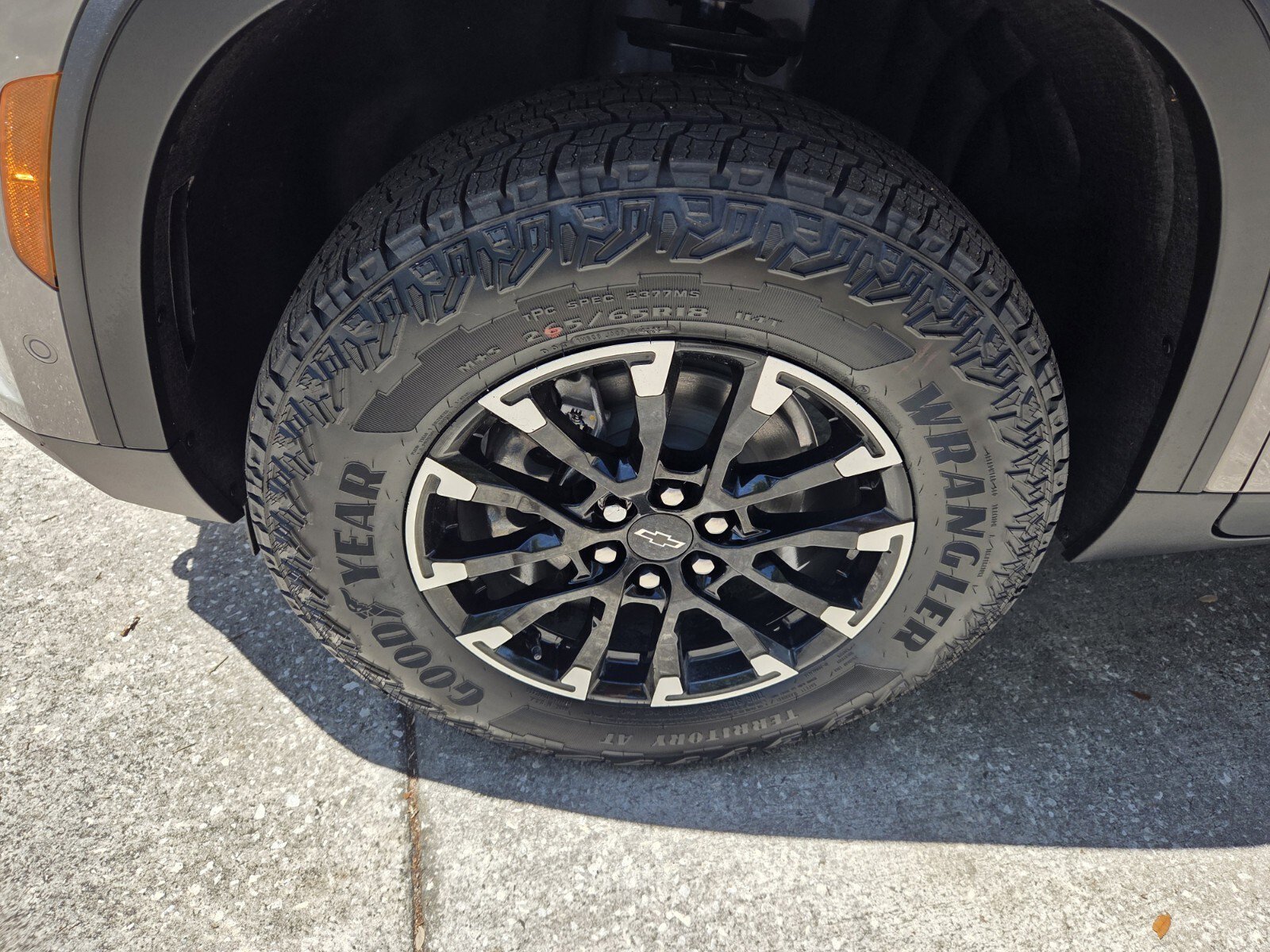 New 2026 Sandstone Gray Chevrolet Z71 image 20