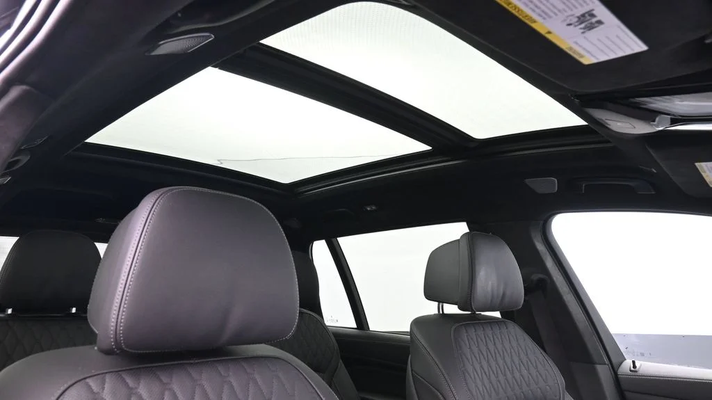 2025 BMW X7 M60i - Photo 23