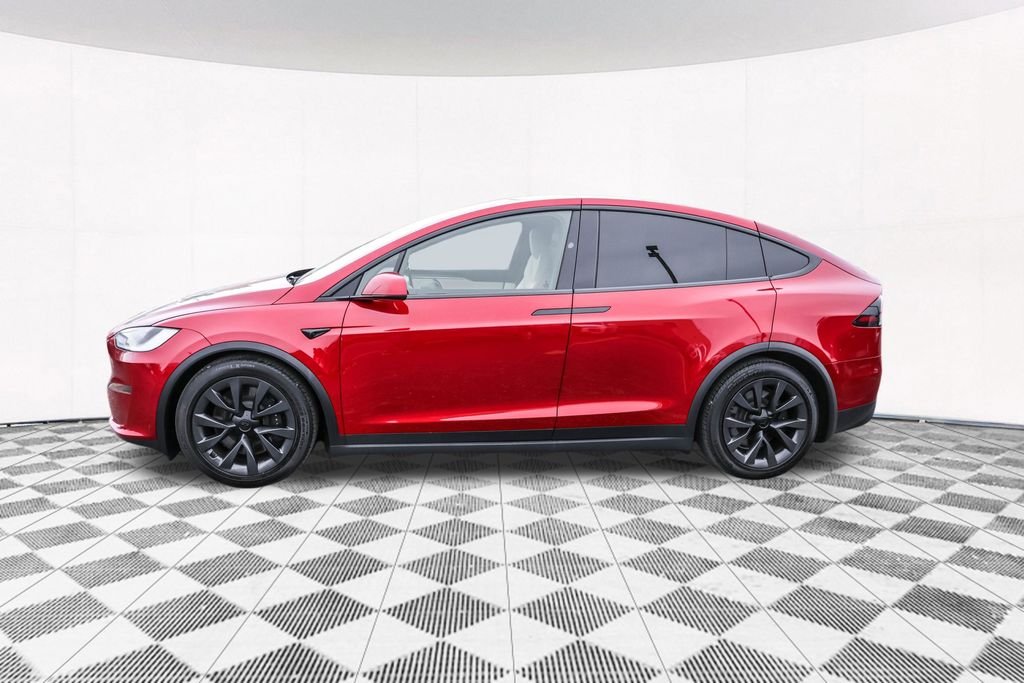 Used 2024  Tesla Base image 5