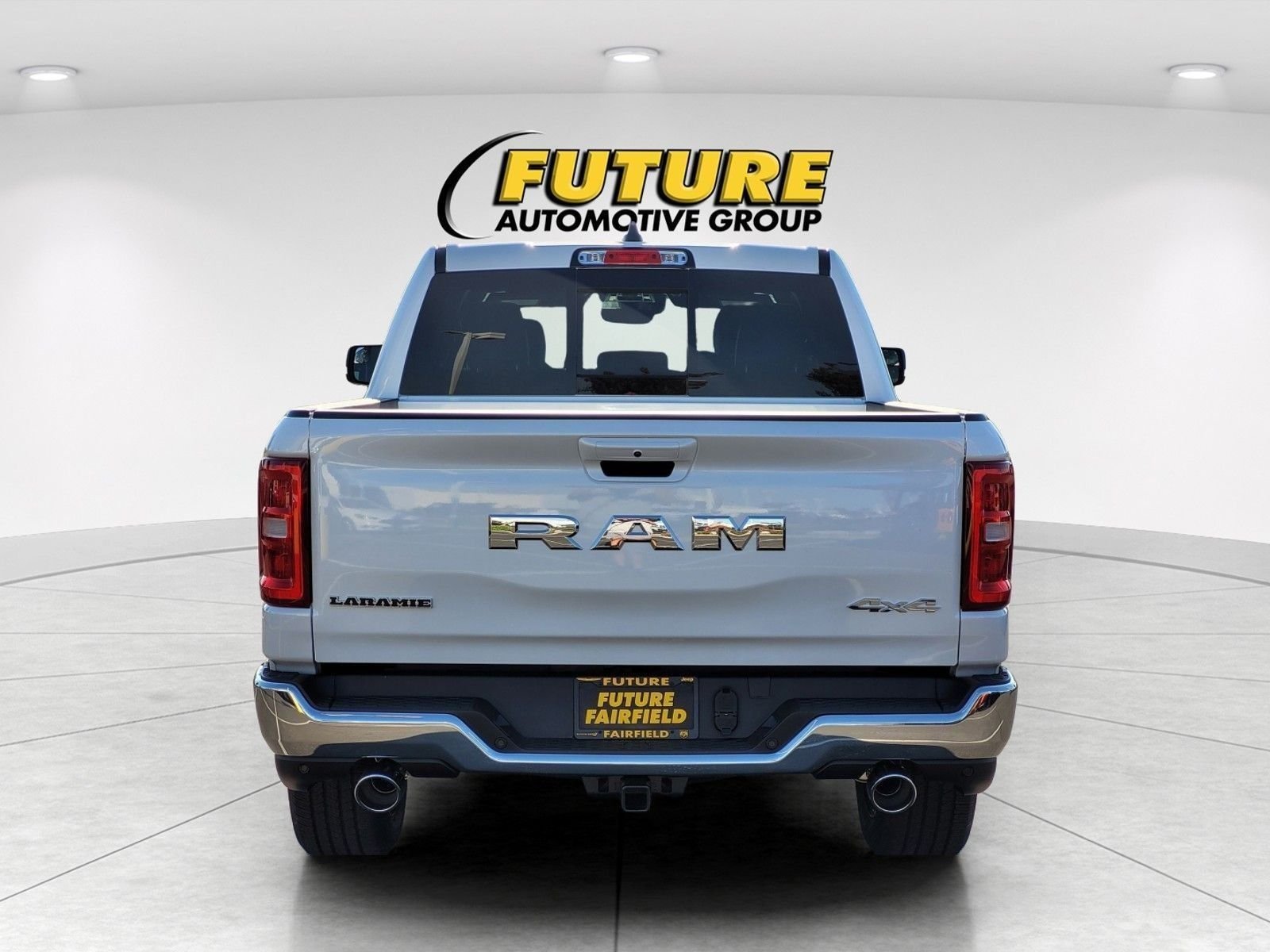 New 2026 Ivory White Tri-Coat Pearl-Coat Exterior Paint RAM Laramie image 20