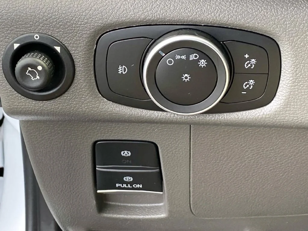 Used 2023 Oxford White Ford  image 18