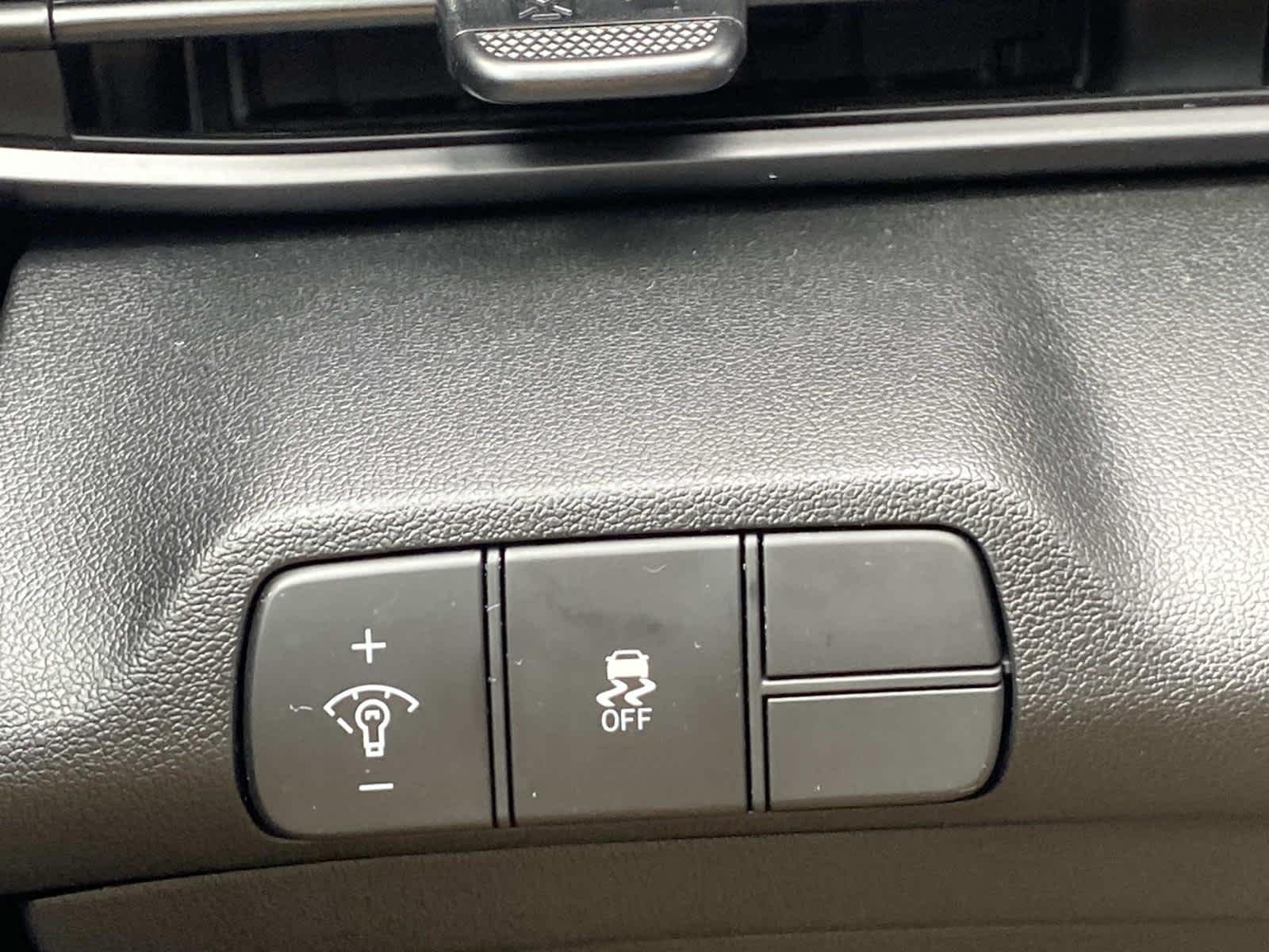 Certified Used 2025 Fluid Metal Hyundai SEL Sport image 25