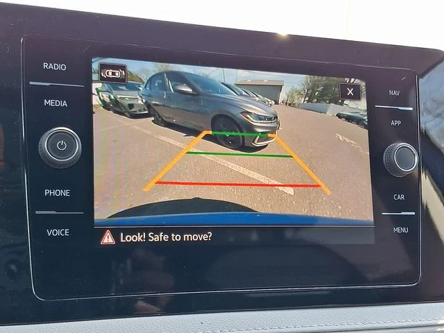 2025 Volkswagen Taos SEL - Photo 13