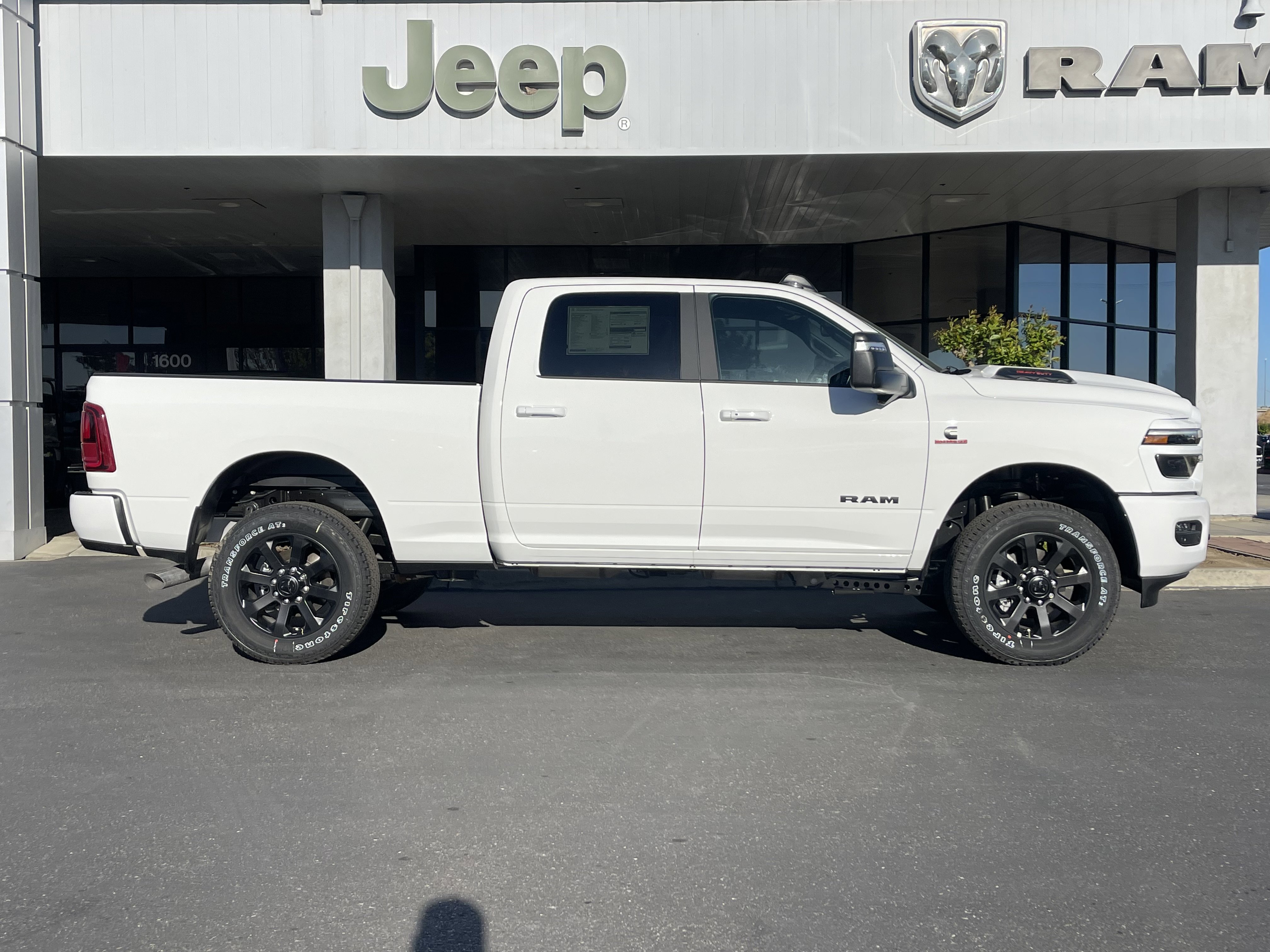 New 2026 Bright White Clear-Coat Exterior Paint RAM Laramie image 8