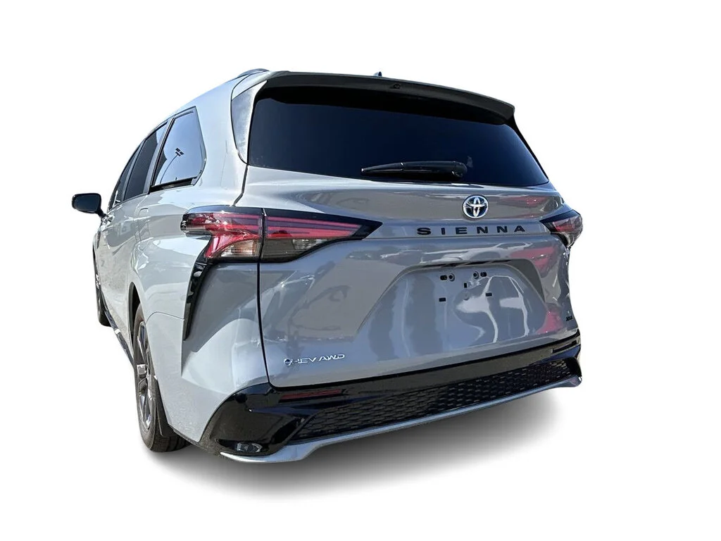 Used 2025  Toyota Sienna XSE AWD 7-Pass Dilawri Certified   Elevate image 11